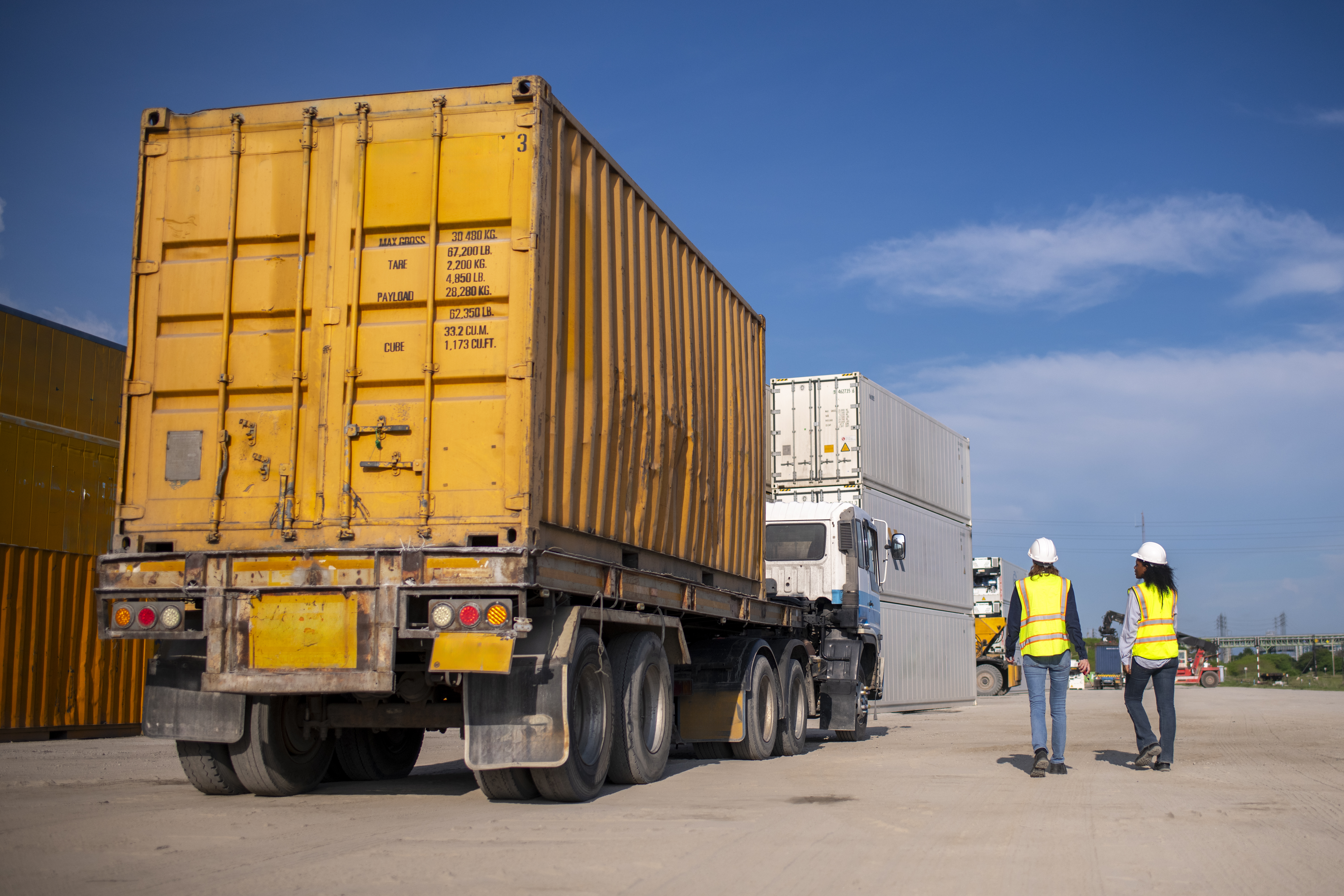 Buque portacontenedores atracado